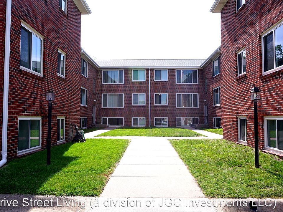 1st image of 330 S 37th St APT 1B