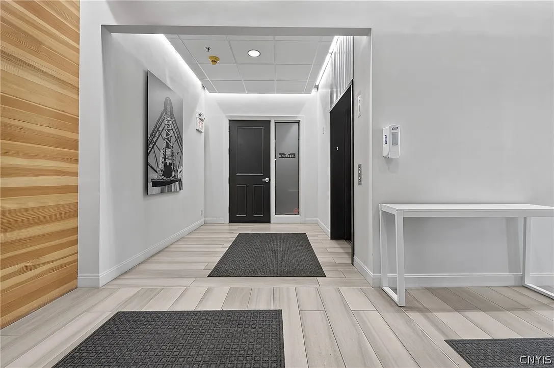 2 bed, 1.5 bath, 1136 sqft, $2,200 — Photo 3