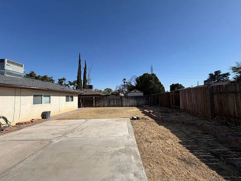 4309 Rosewall St — Photo 38