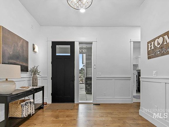 4th image of 413 W Moray St