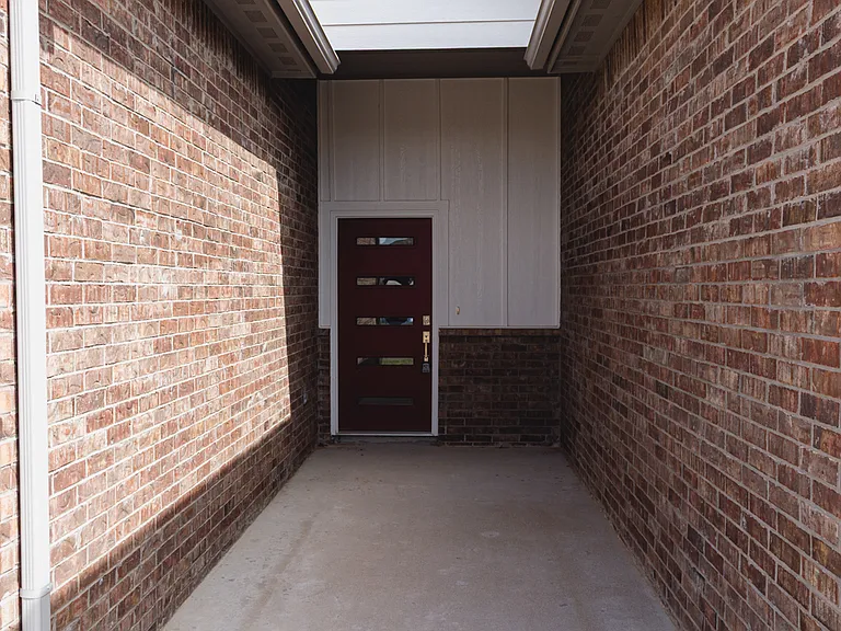 512 Remington Ave — Photo 4