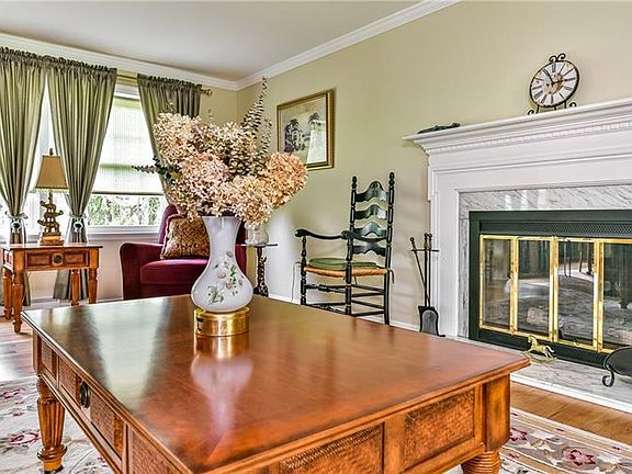 4th image of 9441 Katherine Dr