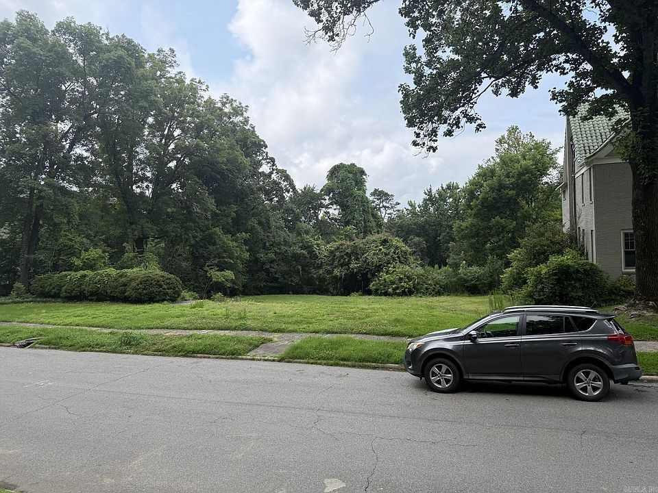 1st image of 4617 Crestwood Dr