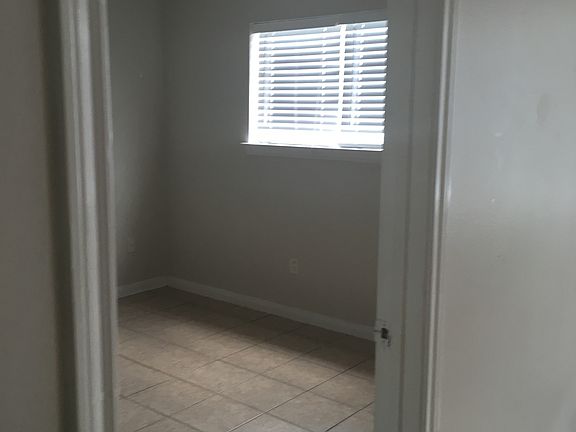 3rd image of 2414 Southmore Blvd APT 02