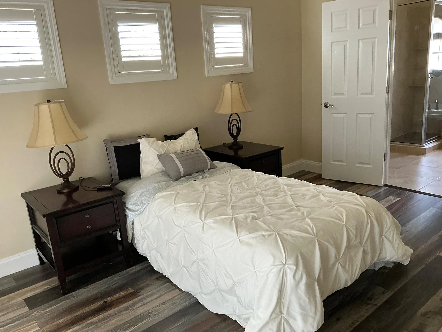 4 bed, 3.0 bath, 2025 sqft, $1,321 — Photo 4