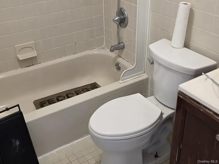 2831 Roebling Ave — Photo 13