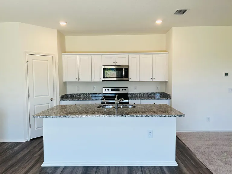 8907 Colony Mdw — Photo 3