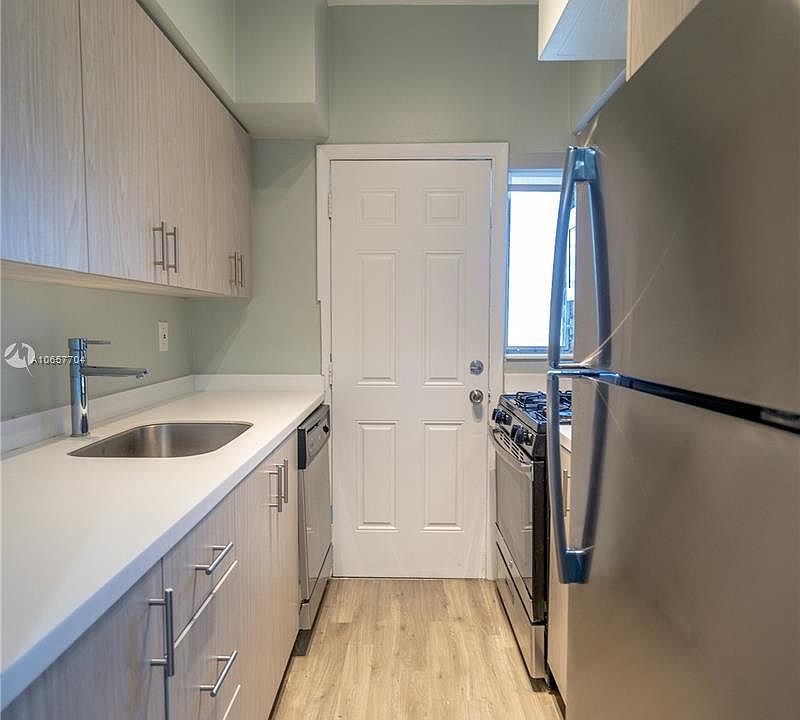 1st image of 710 Meridian Ave APT 10