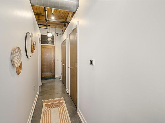 3rd image of 712 Broadway Blvd #502