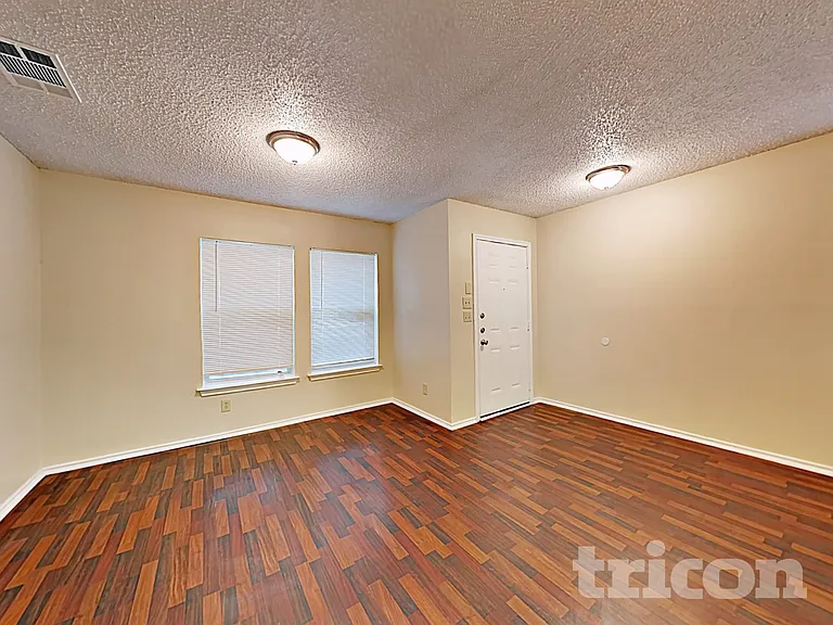 8055 Chestnut Cedar Dr — Photo 3