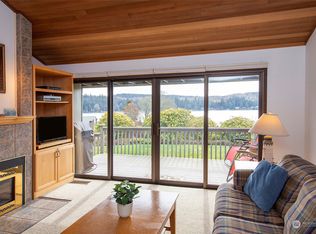 40 Olympic Ln #9, Pt Ludlow, WA 98365