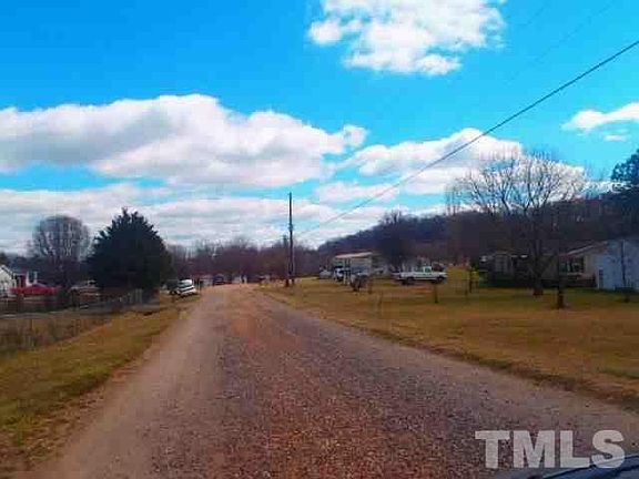 3rd image of 131 Thomas Rock Dr