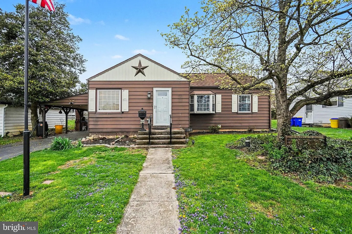 1309 Kingsley Rd photo 1