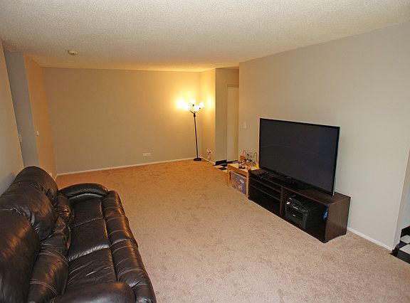 5th image of 110 N Lincoln Ln APT 3D