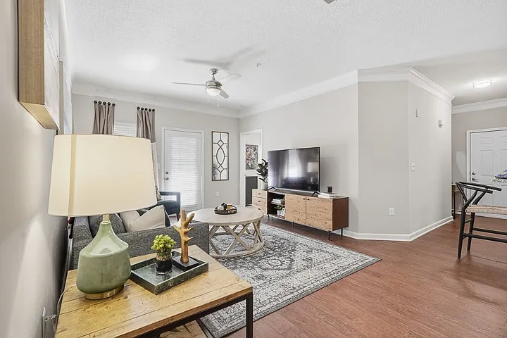 The Glen at Alexander Apartments — Photo 13