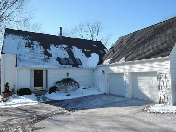 996 Goldenrod Dr, Aurora, OH 44202