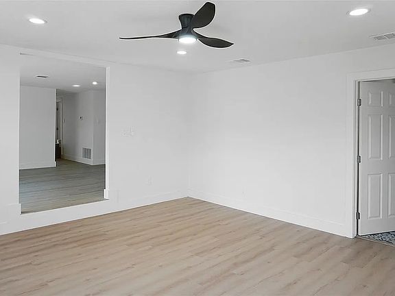 5th image of 37 Almond Dr