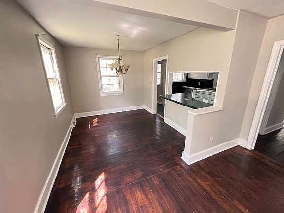 3rd image of 1003 Muller Ave
