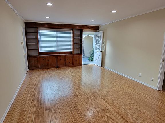 3rd image of 1506 Yale St APT D