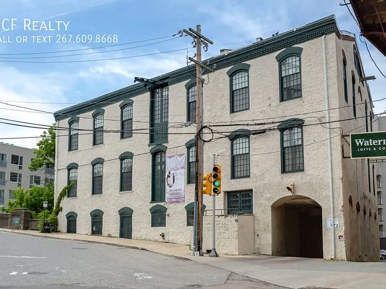 4 Leverington Ave #209 — Photo 12