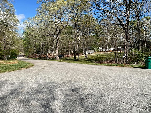 4th image of 5507 Hemlock Ct