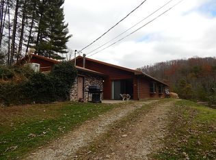 862 Lick Branch, Maysel, WV 25133