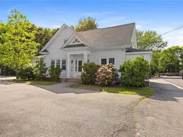 2915 Post Rd, Warwick, RI