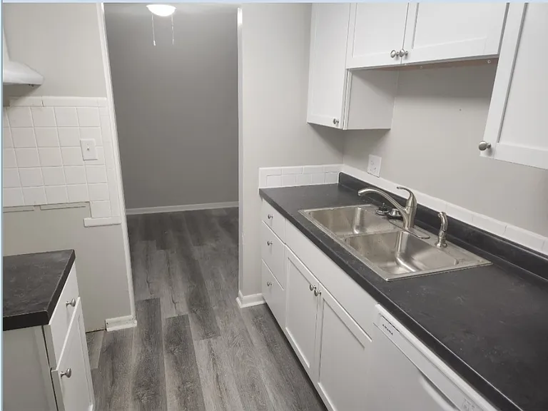 Breeza 32 Apartments — Photo 18