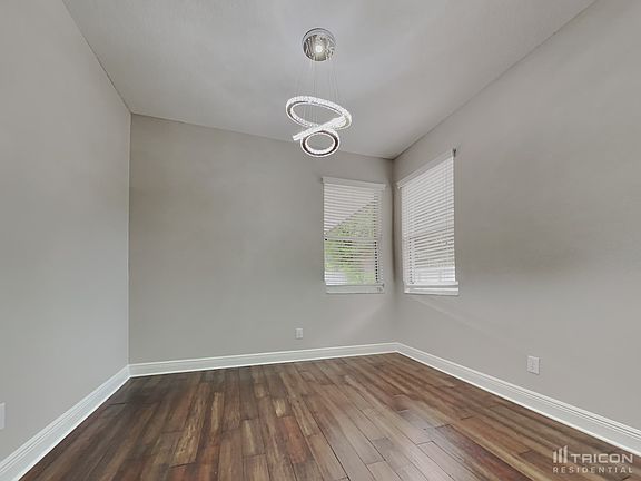 4th image of 1630 Robertson St