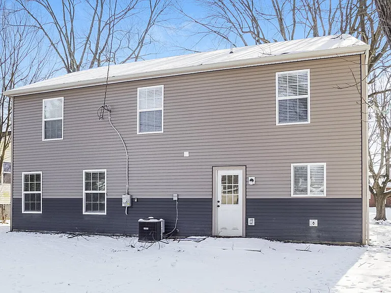 4902 Dickens Dr — Photo 17