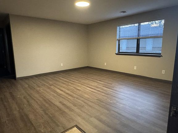 3rd image of 408 W Cale St APT 4