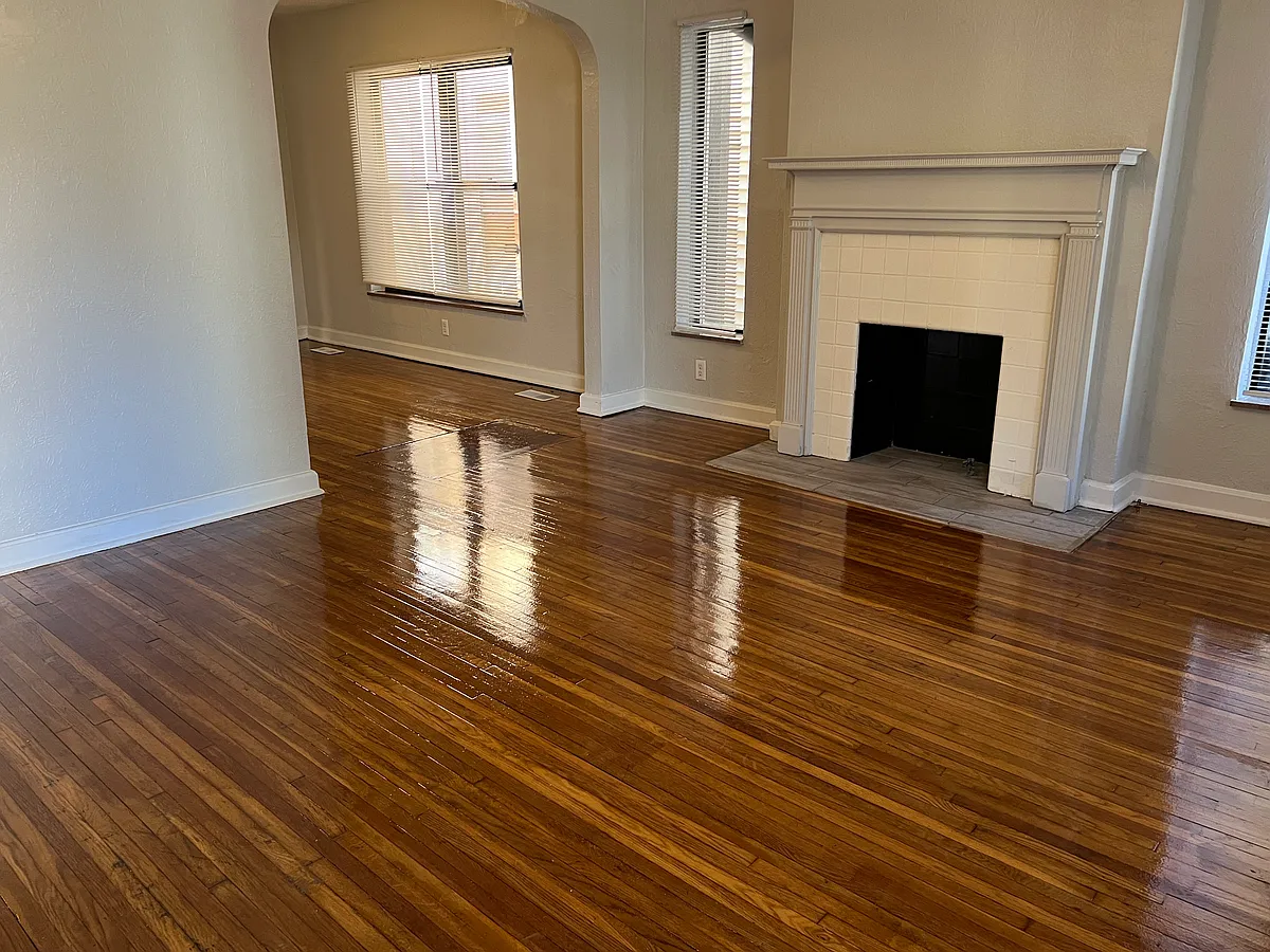 Building Photo - 2121 9th Ave #1