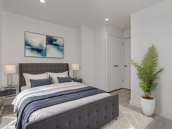 2nd image of 314 W 39th St APT 2E