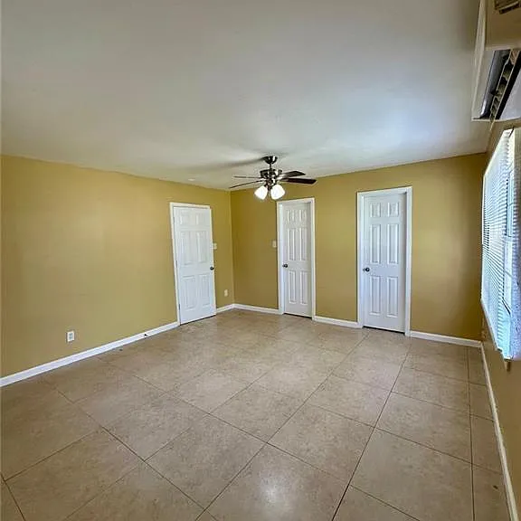 823 S 17th Ave — Photo 9