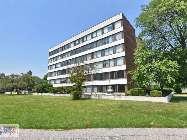 2144 Pelissier St #601, Windsor, ON N8X 1N4