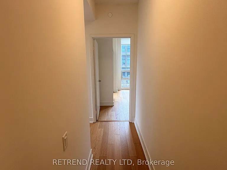 30 Roehampton Ave #802 — Photo 7