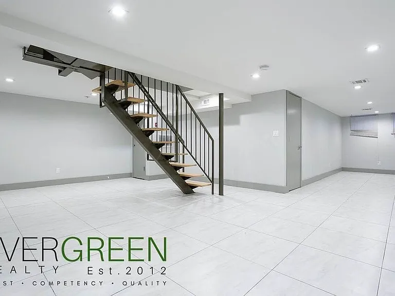 179 Woodward Ave #1R — Photo 9