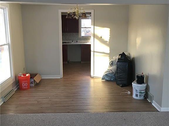 5th image of 1 Laura Ln