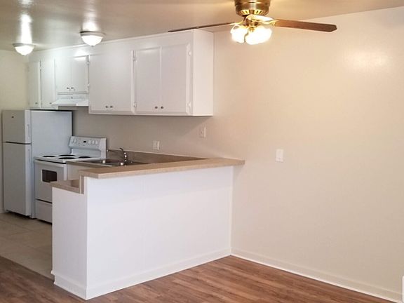 5th image of 4031 Park Center Ln APT B