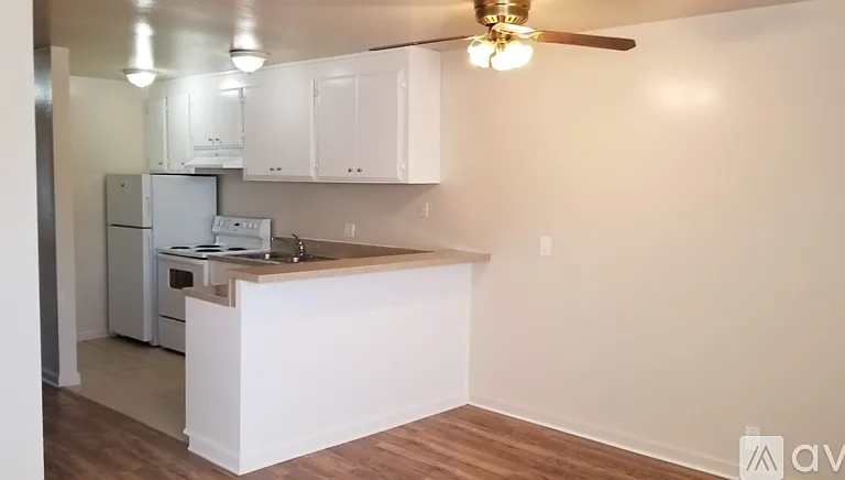 4031 Park Center Ln #B — Photo 5