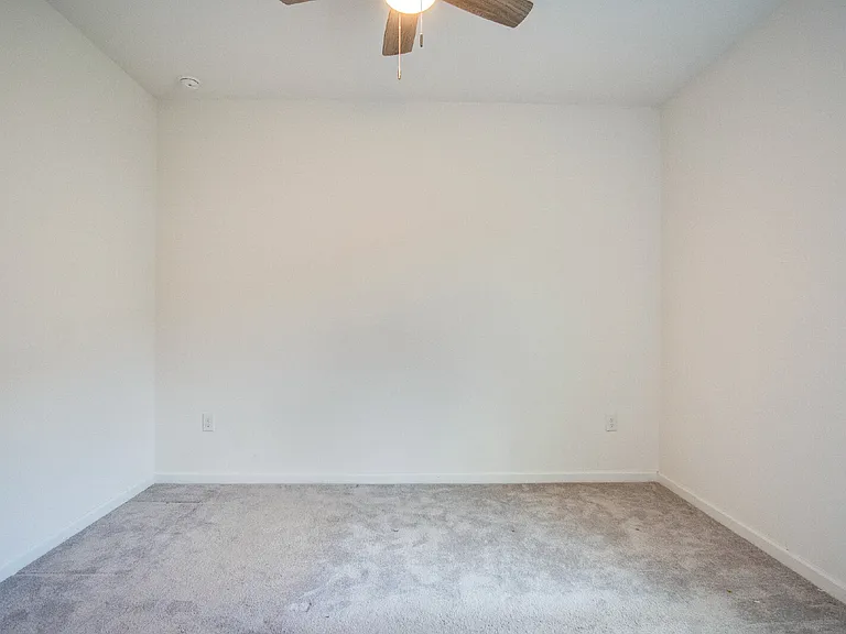 6625 Sun Tree Cir — Photo 25
