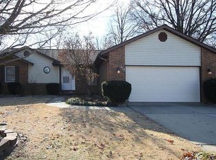 176 Red Bud Dr, Wood River, IL 62095