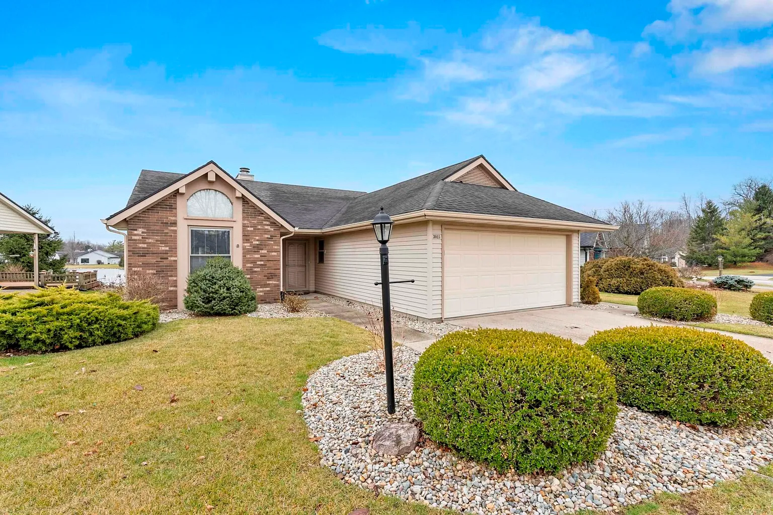 3015 Dockshire Ln photo 1