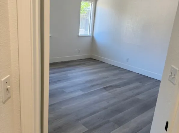 2334 N Brunswick Ave, Fresno, CA 93722