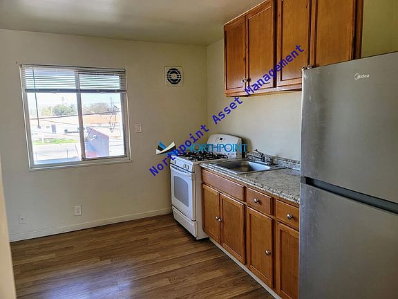 3rd image of 3720-3740 Astoria St #4-3740_UNIT