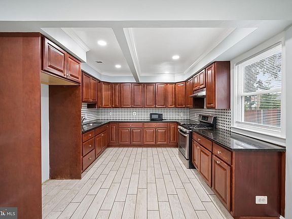 5th image of 1103 Dundalk Ave