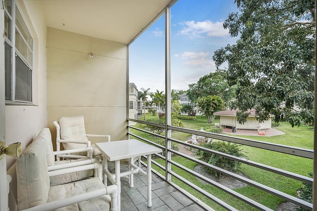 4321 NW 16th St #204