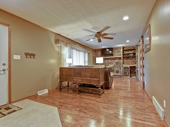 5th image of 5003 Willow Ln