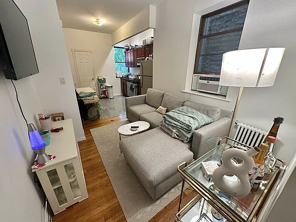 4th image of 296 W 11th St APT 3W
