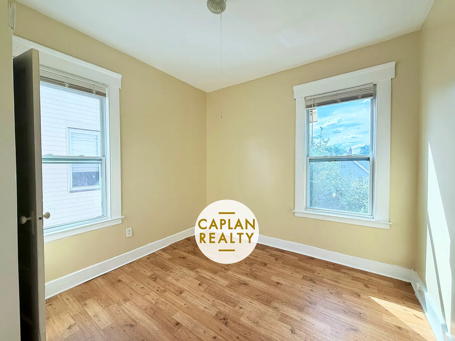 2 bed, 1600 sqft, $1,600 — Photo 3